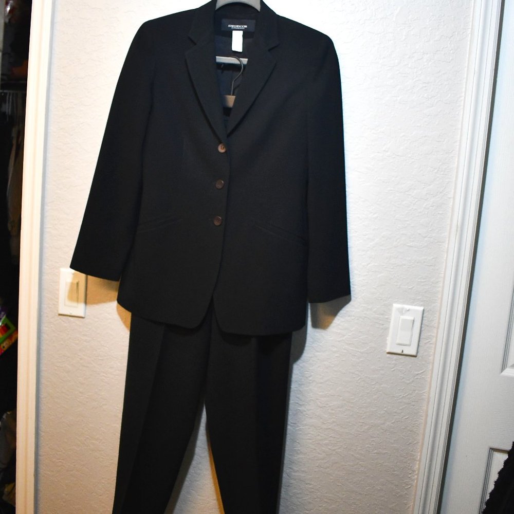 Jones New York Black Pantsuit Two-Piece Jacket and Trousers